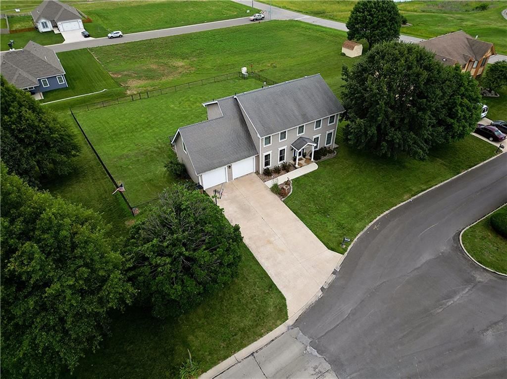 Photo 13 of 81 - 1502 Brookdale Drive
