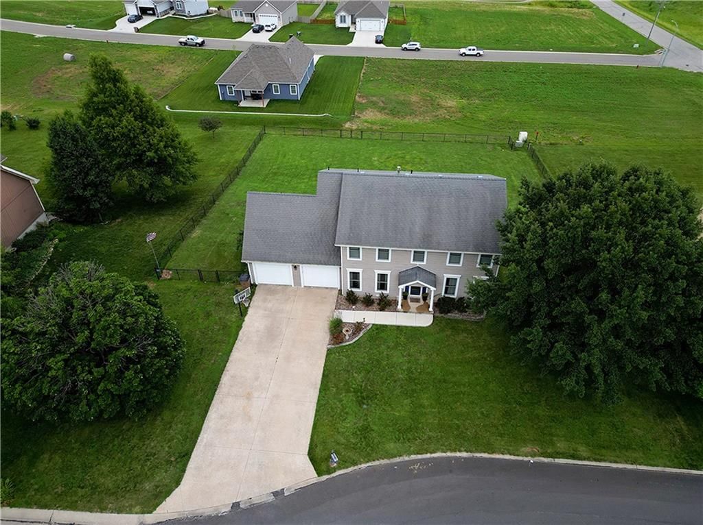 Photo 15 of 81 - 1502 Brookdale Drive