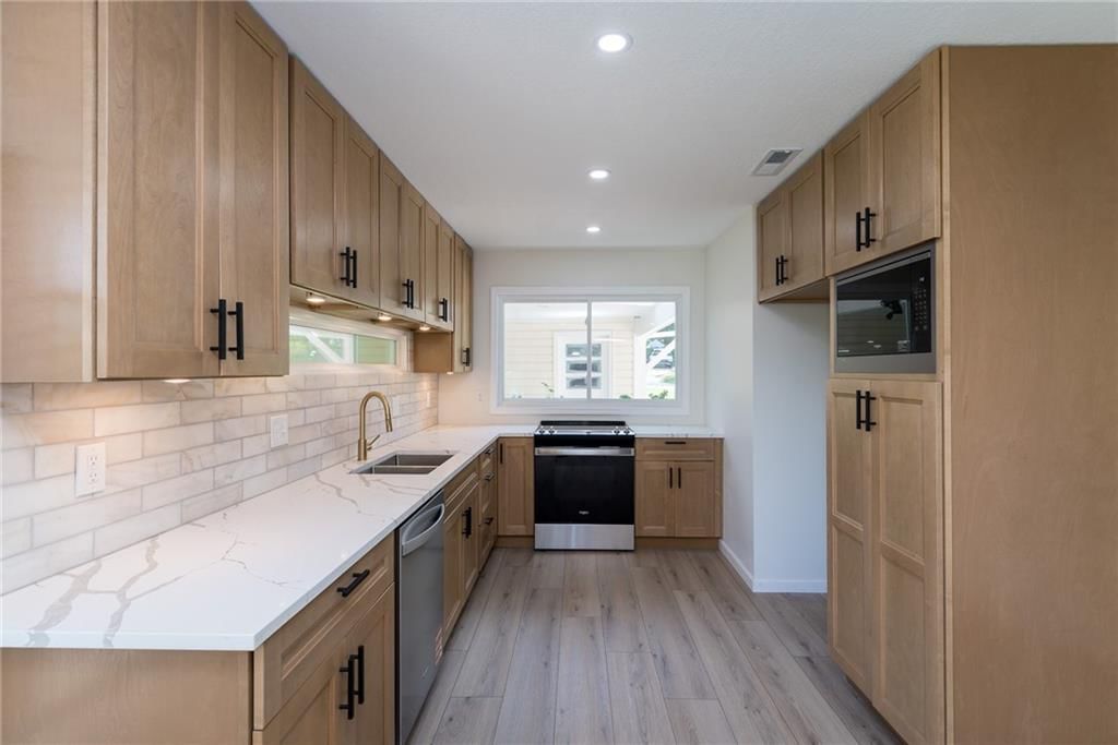 5750 W 51st Street — photo 3
