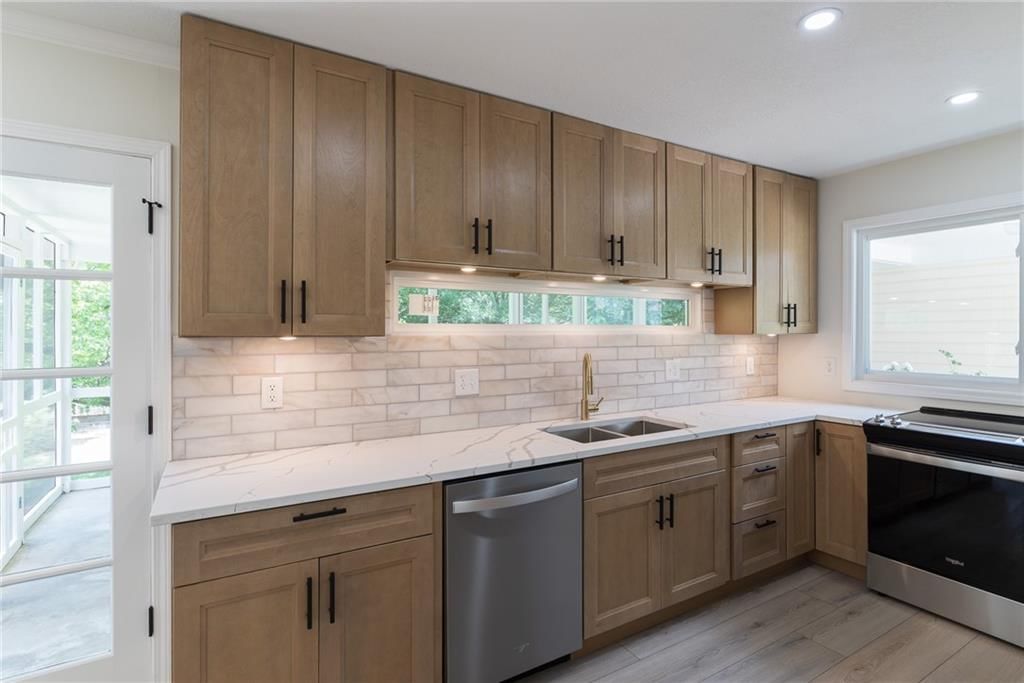 5750 W 51st Street — photo 10
