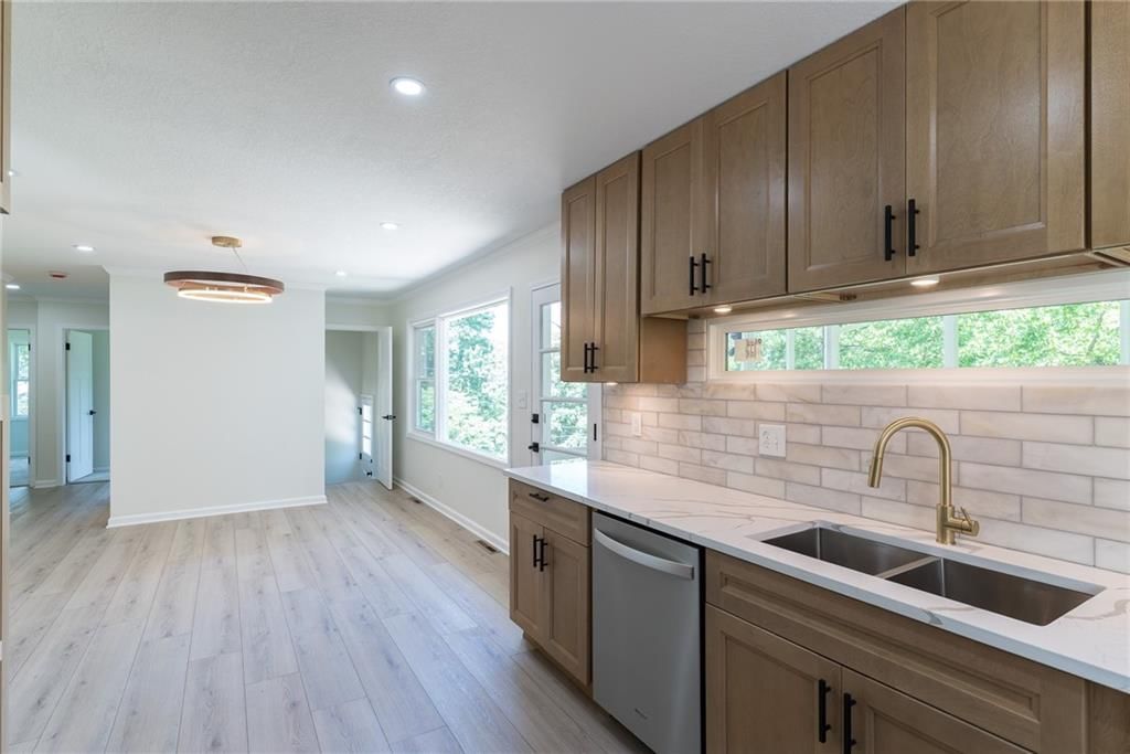 5750 W 51st Street — photo 14