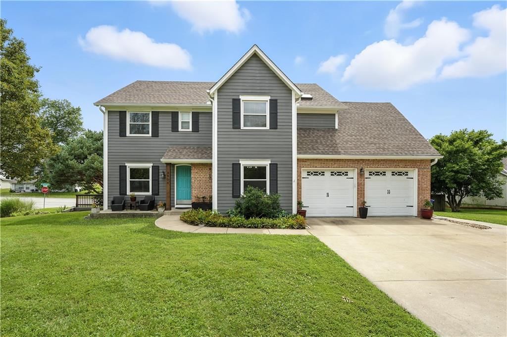 Photo 3 of 49 - 2503 WINDWOOD Drive
