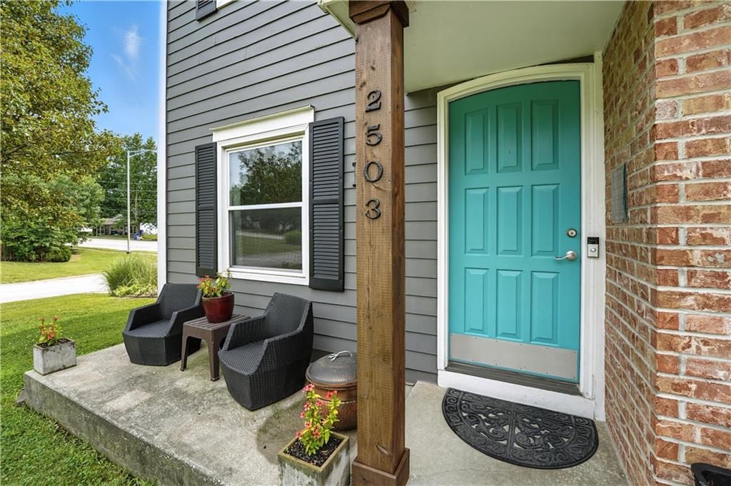 Photo 4 of 49 - 2503 WINDWOOD Drive