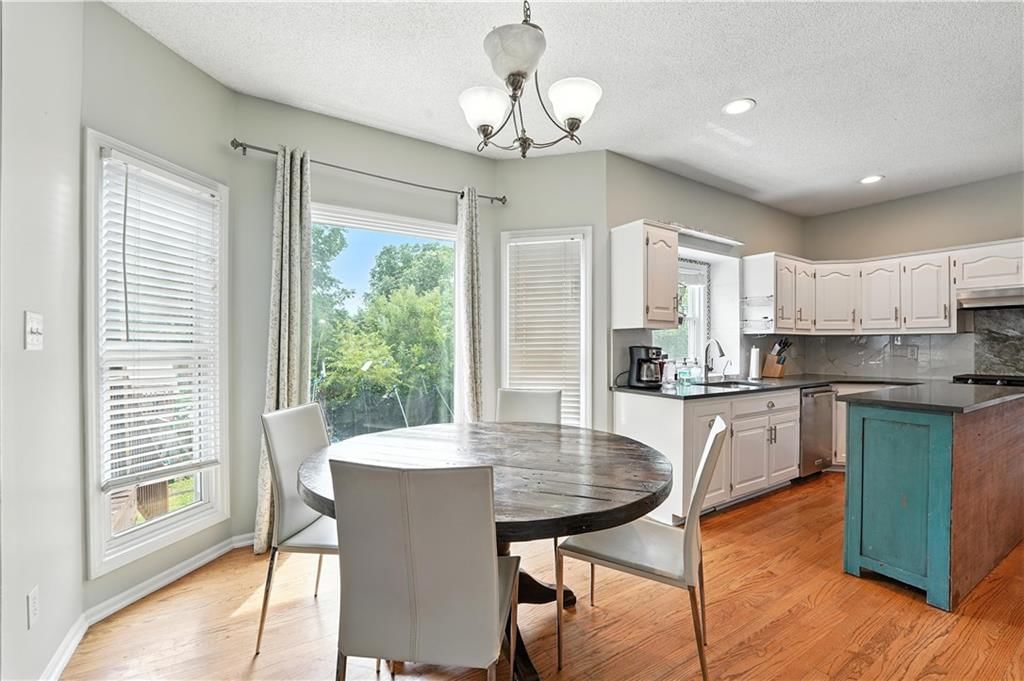 Photo 13 of 49 - 2503 WINDWOOD Drive