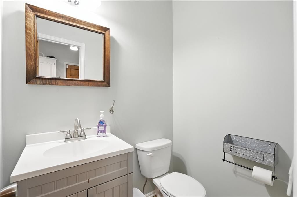 Photo 20 of 49 - 2503 WINDWOOD Drive