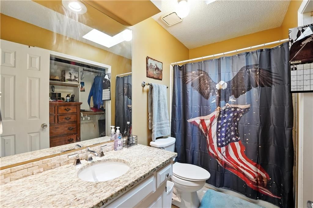 Photo 24 of 49 - 2503 WINDWOOD Drive