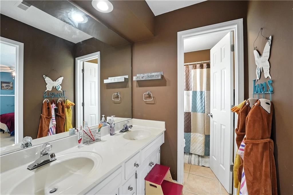 Photo 28 of 49 - 2503 WINDWOOD Drive