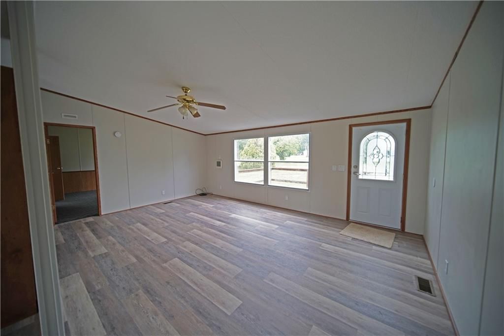 Photo 5 of 20 - 600 S 7th Street
