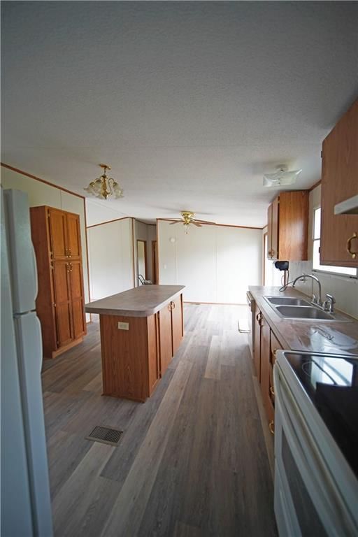 Photo 8 of 20 - 600 S 7th Street
