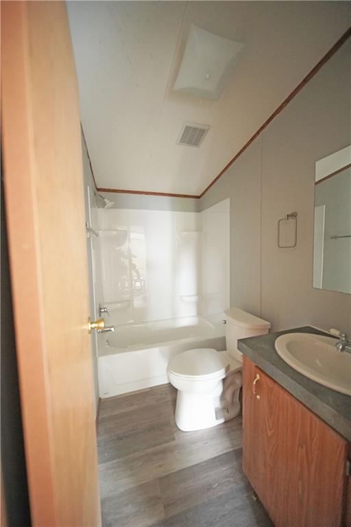 Photo 15 of 20 - 600 S 7th Street