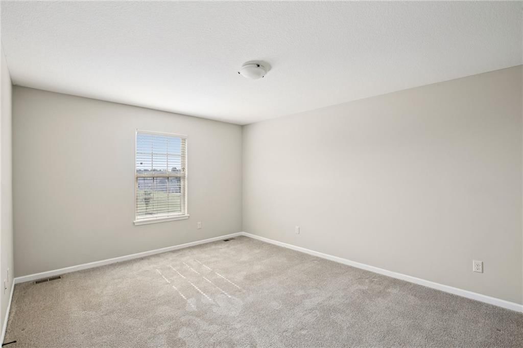 Photo 18 of 37 - 2820 N 101st Street