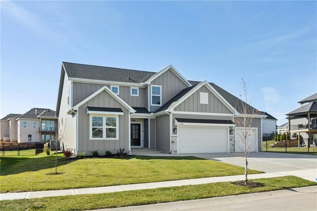 16354 Spring Valley Street — photo 2