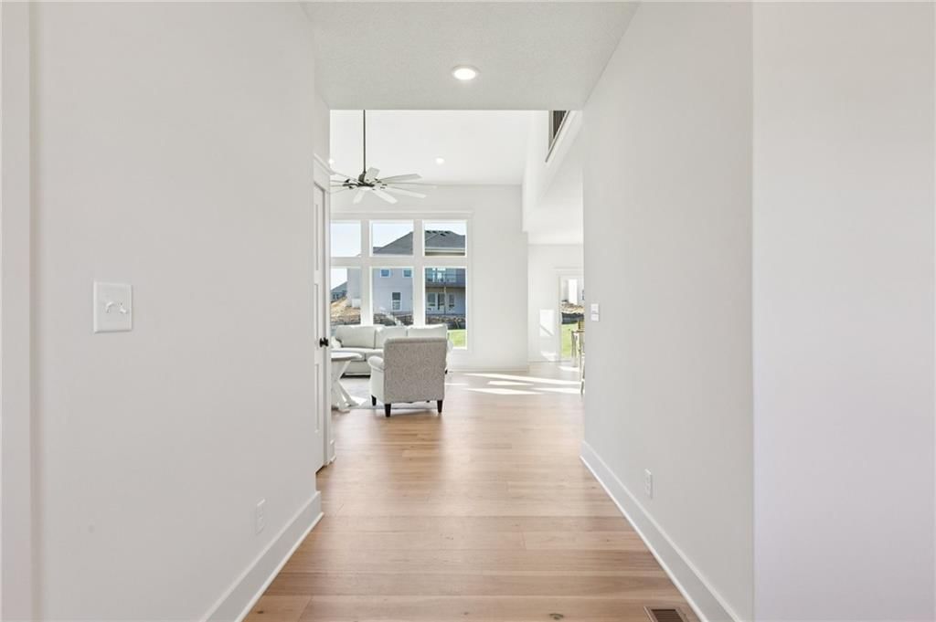 16354 Spring Valley Street — photo 5