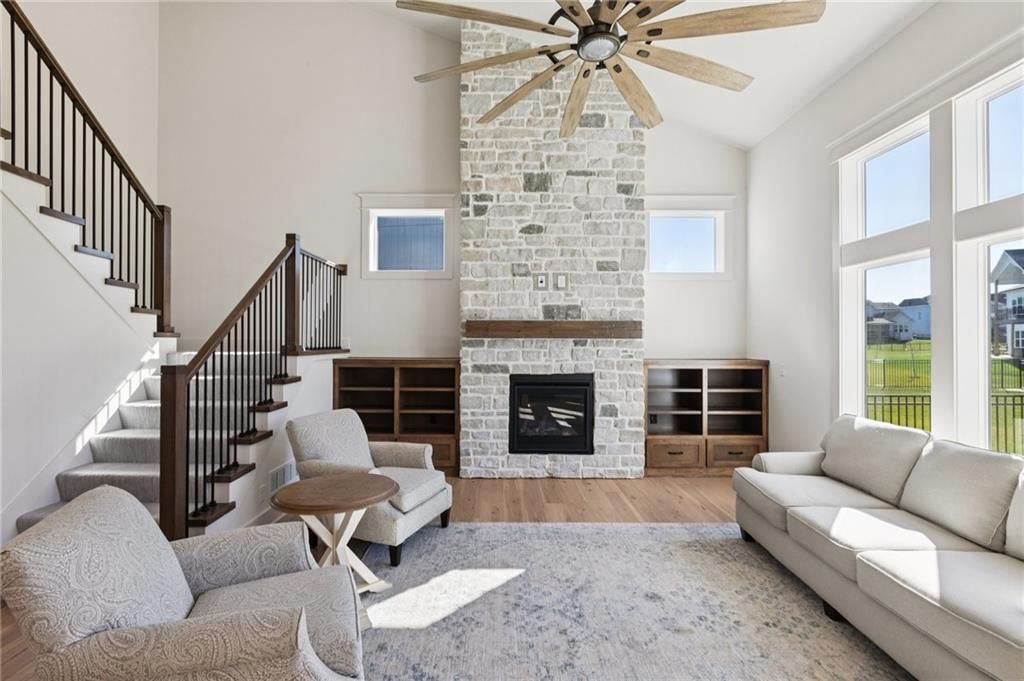 16354 Spring Valley Street — photo 10