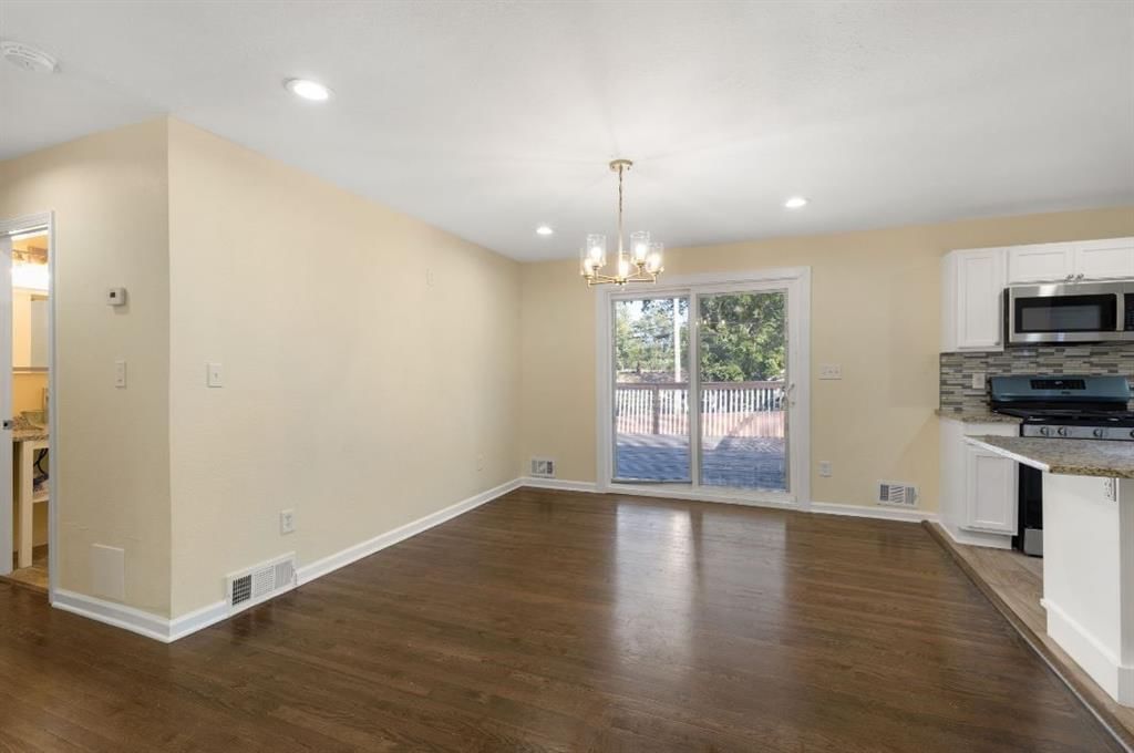 5805 Laurel Avenue — photo 9