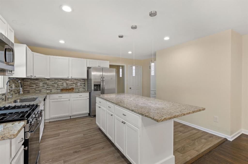 5805 Laurel Avenue — photo 12