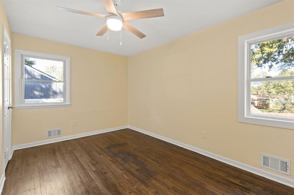 5805 Laurel Avenue — photo 16