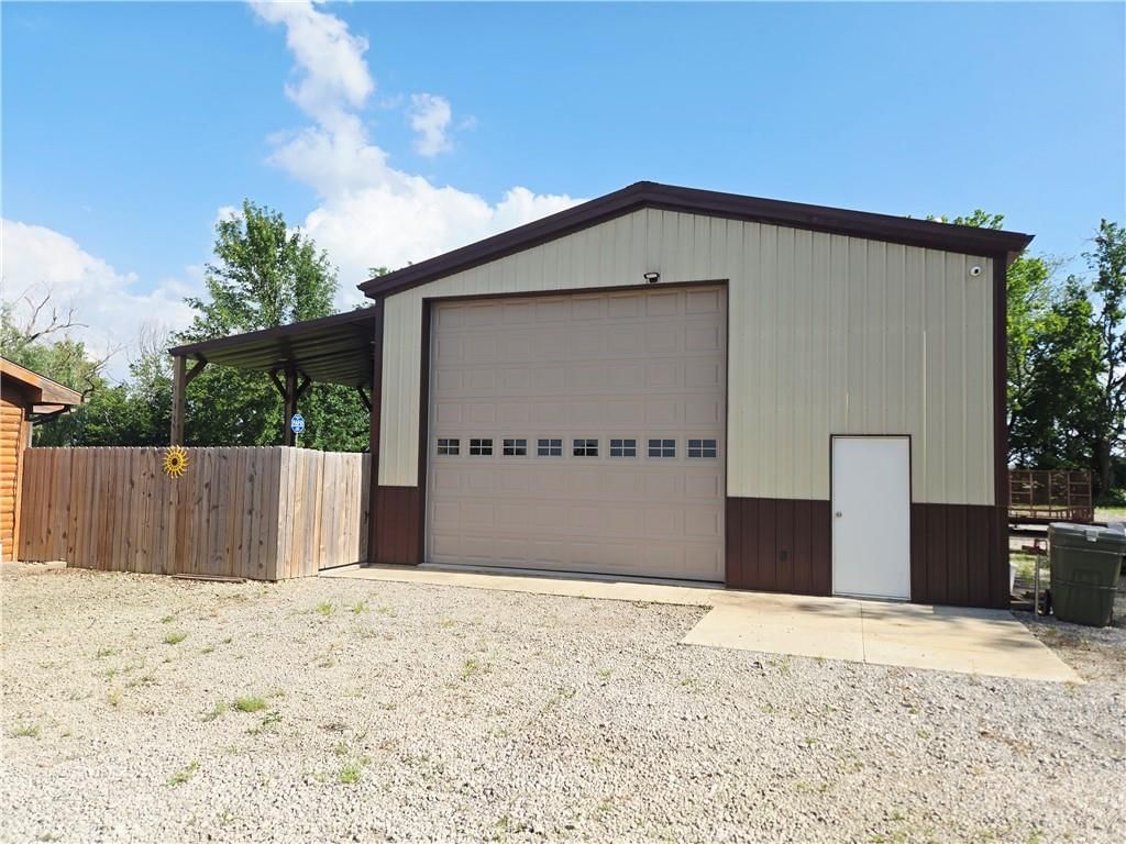 Photo 6 of 34 - 302 S 160th Street
