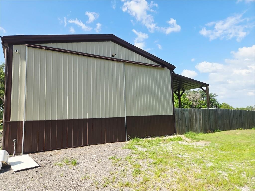 Photo 7 of 34 - 302 S 160th Street