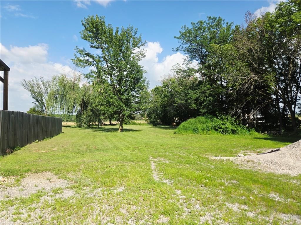 Photo 8 of 34 - 302 S 160th Street