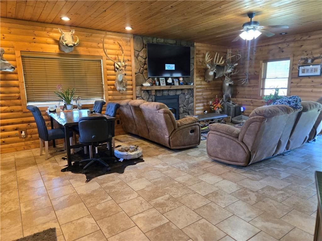 Photo 10 of 34 - 302 S 160th Street