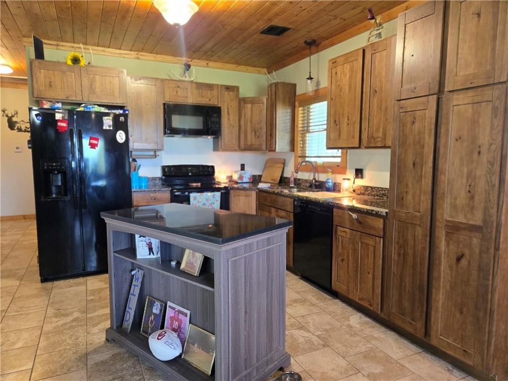 Photo 19 of 34 - 302 S 160th Street