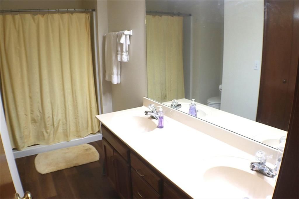 1215 Foxridge Drive — photo 16