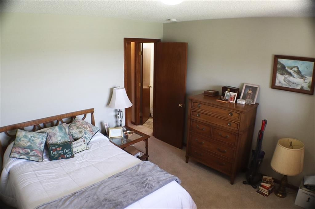 1215 Foxridge Drive — photo 20