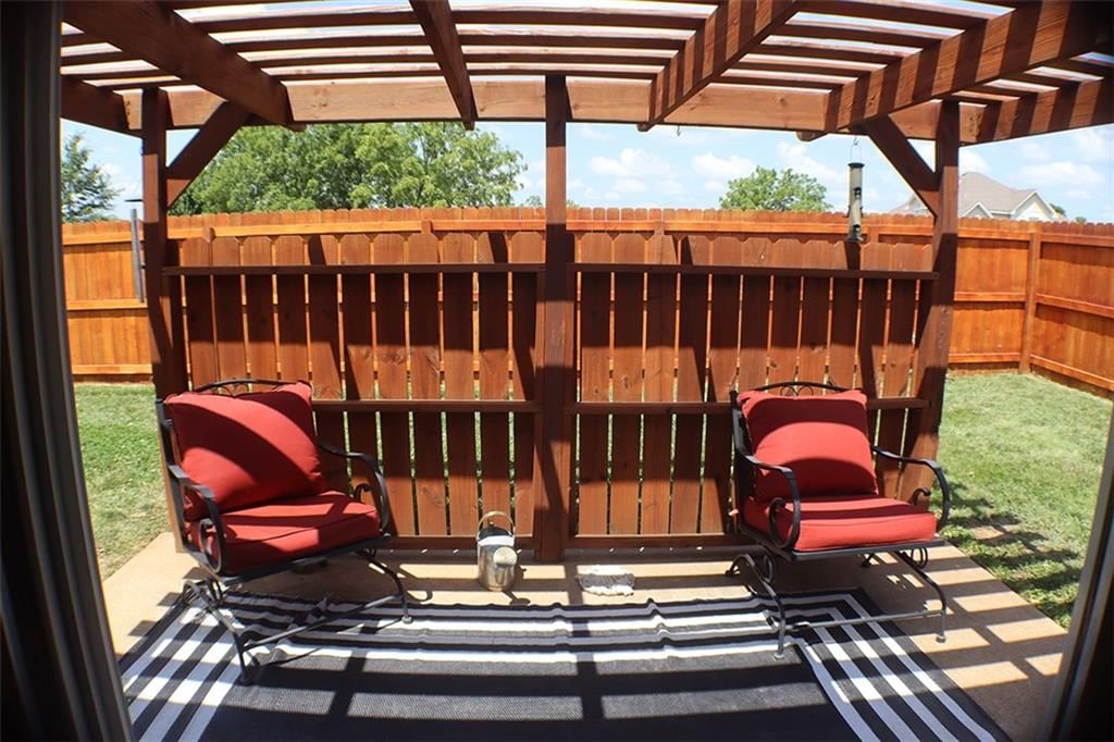 1215 Foxridge Drive — photo 21