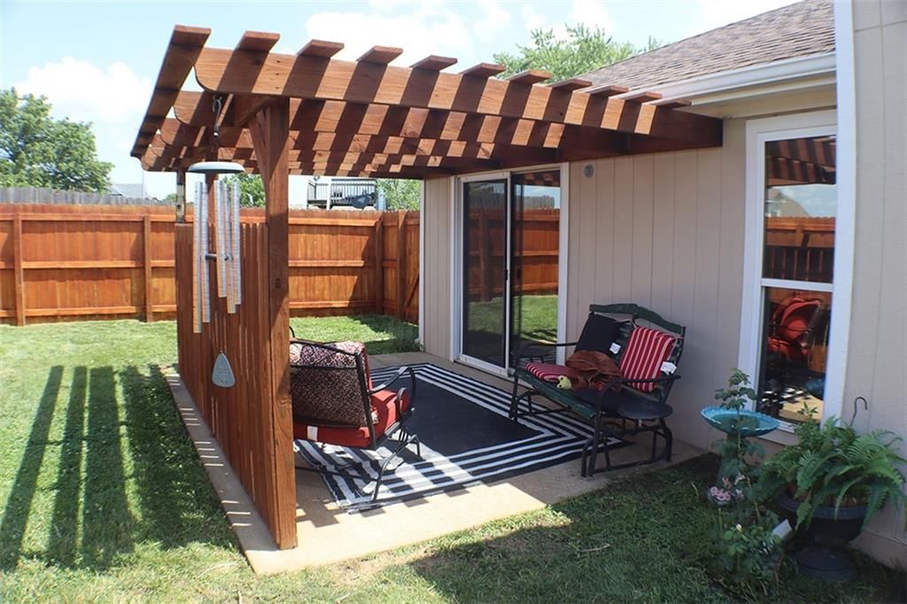 1215 Foxridge Drive — photo 24