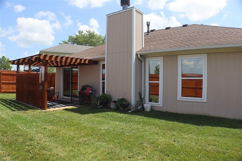 1215 Foxridge Drive — photo 25