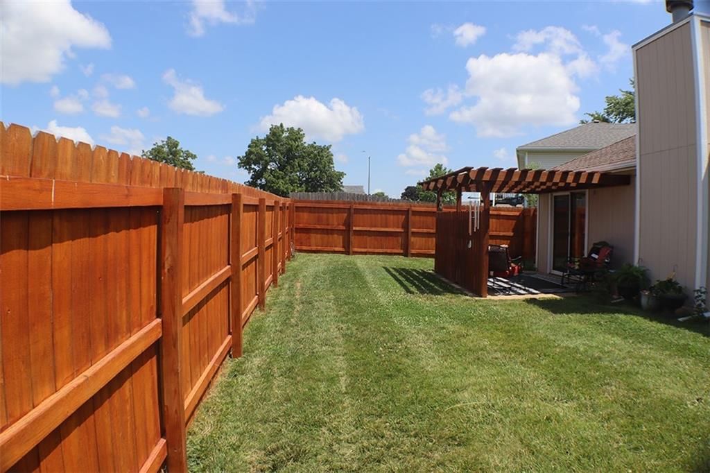 1215 Foxridge Drive — photo 26