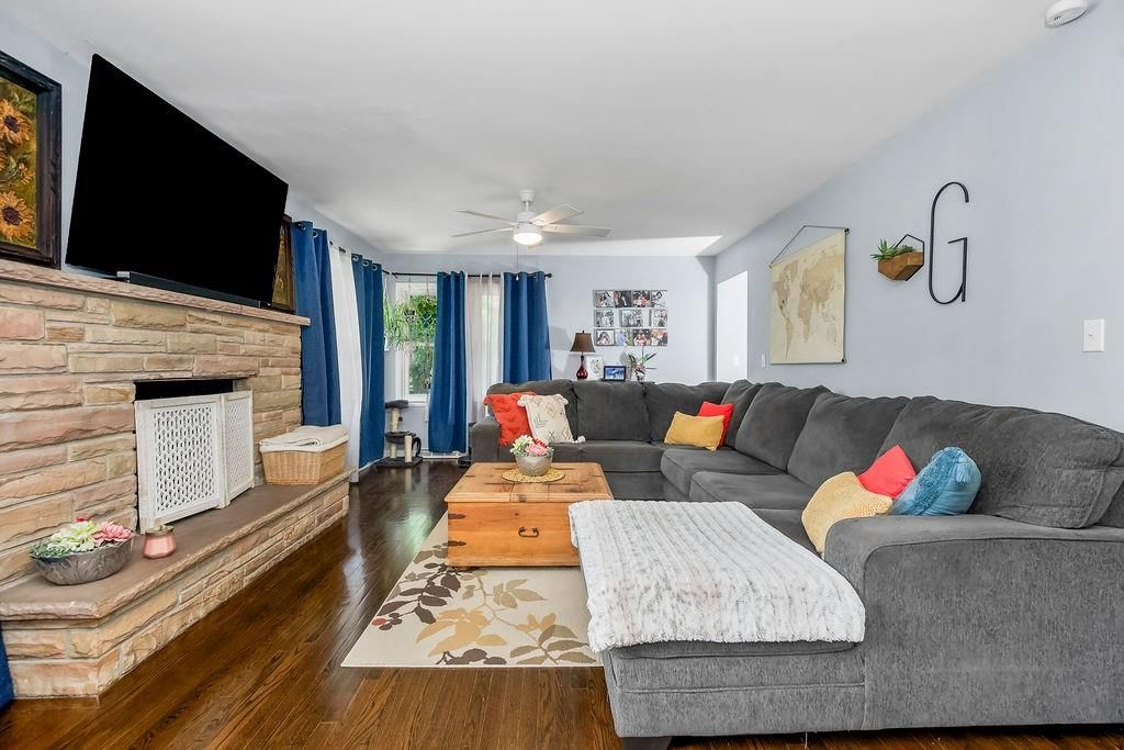 Photo 5 of 30 - 3006 S 39th Street