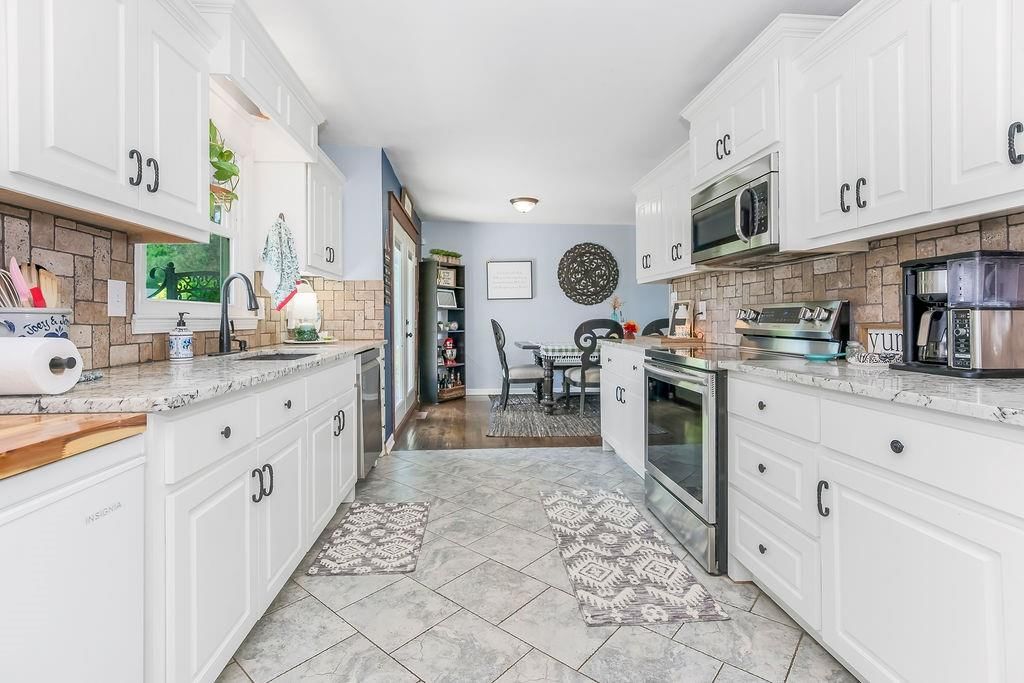 Photo 8 of 30 - 3006 S 39th Street