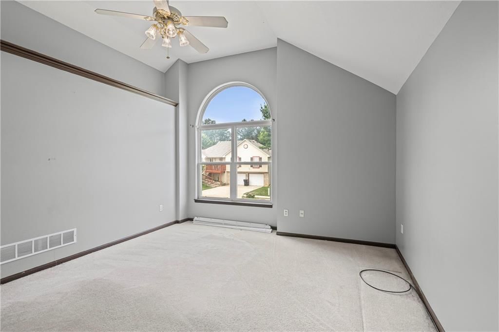 Photo 13 of 26 - 913 N Cochise Avenue