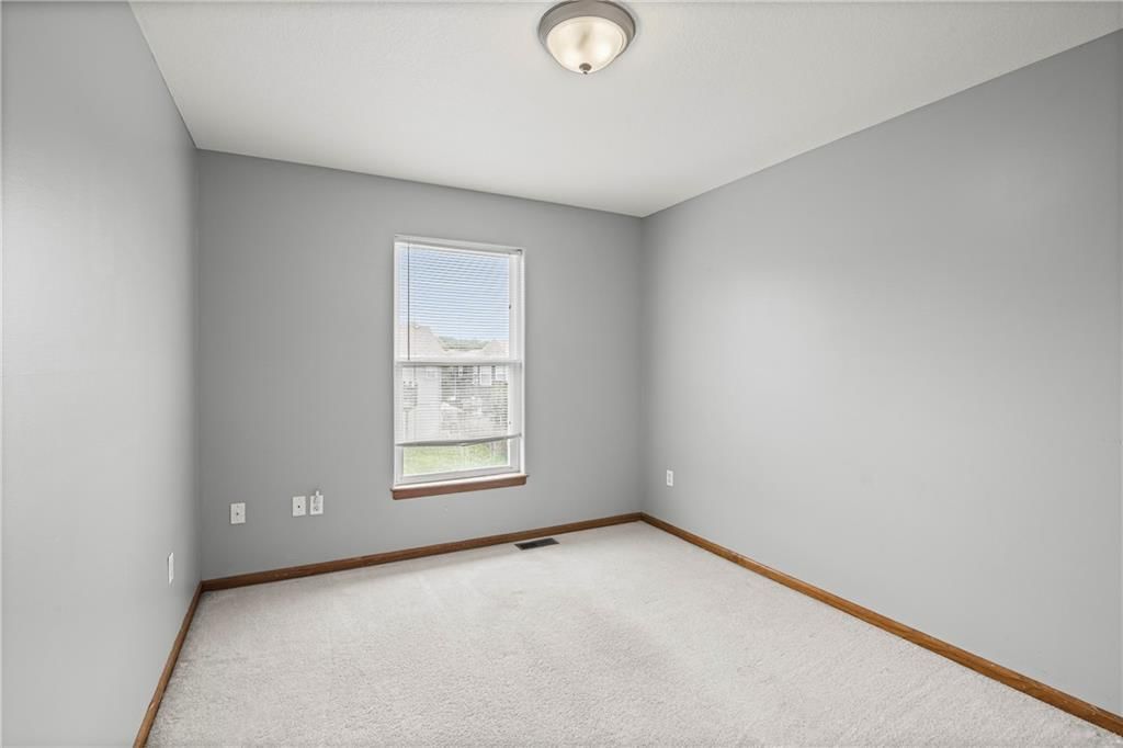 Photo 18 of 26 - 913 N Cochise Avenue