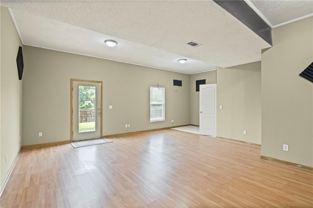 Photo 20 of 26 - 913 N Cochise Avenue