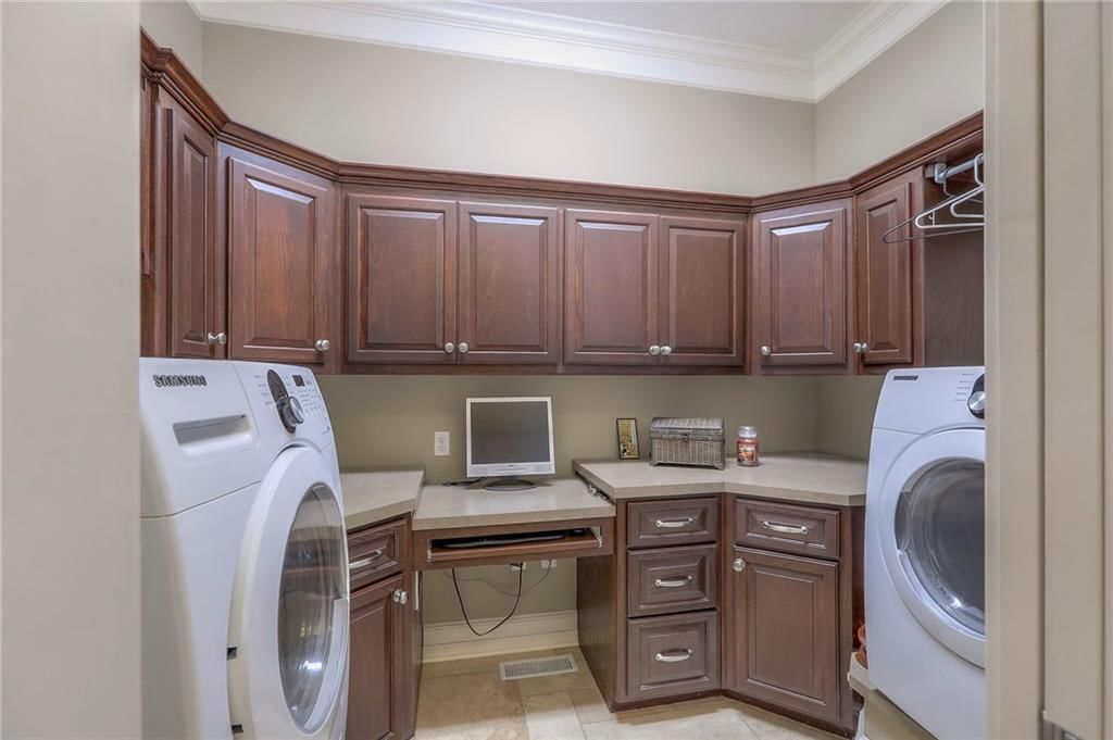 Photo 31 of 82 - 3500 S Mize Ridge Court