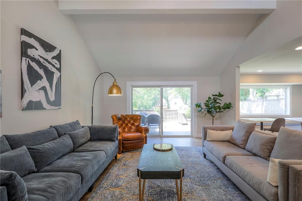 Photo 9 of 55 - 2105 SW Brookshire Drive