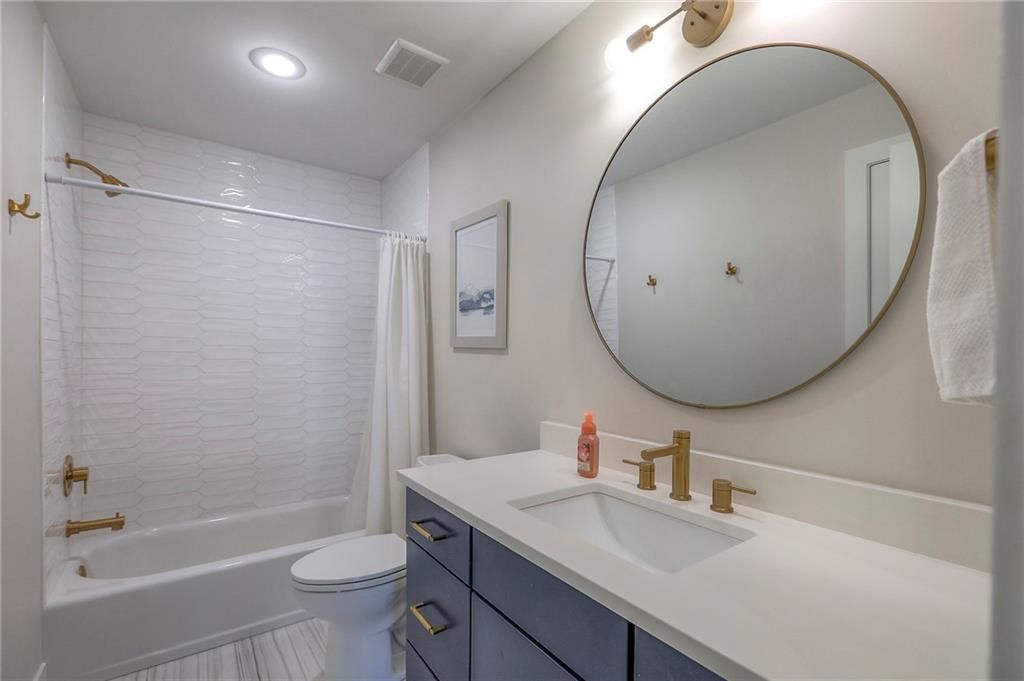 Photo 40 of 55 - 2105 SW Brookshire Drive