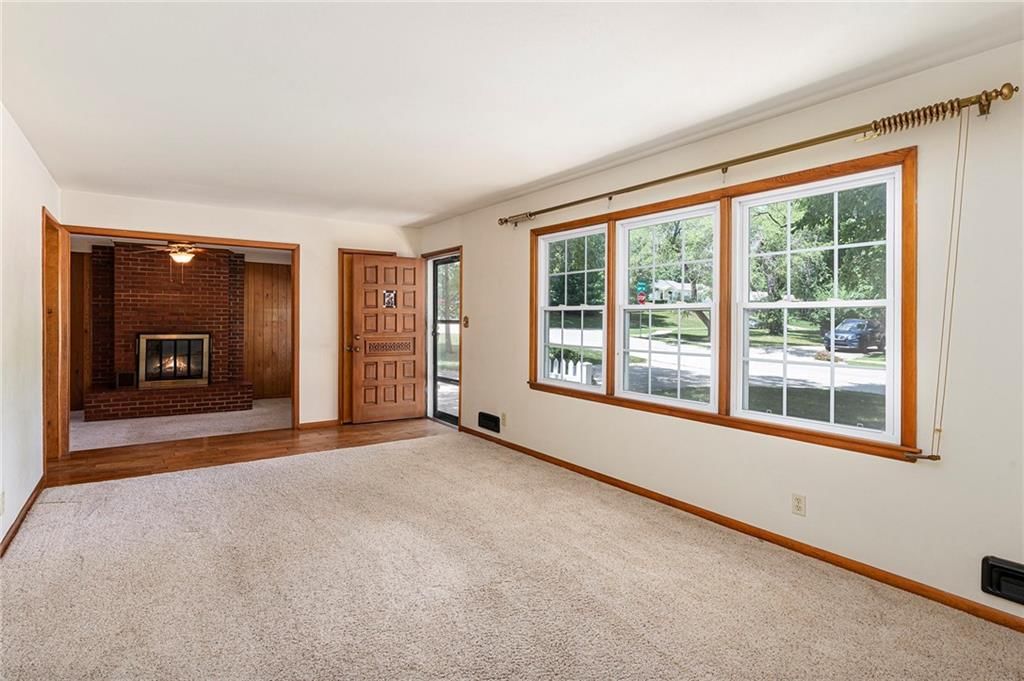 Photo 5 of 21 - 8201 W 89th Street