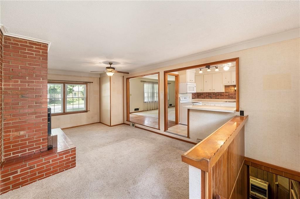 Photo 8 of 21 - 8201 W 89th Street