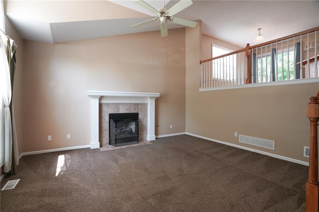 Photo 11 of 46 - 17586 W 161st Street