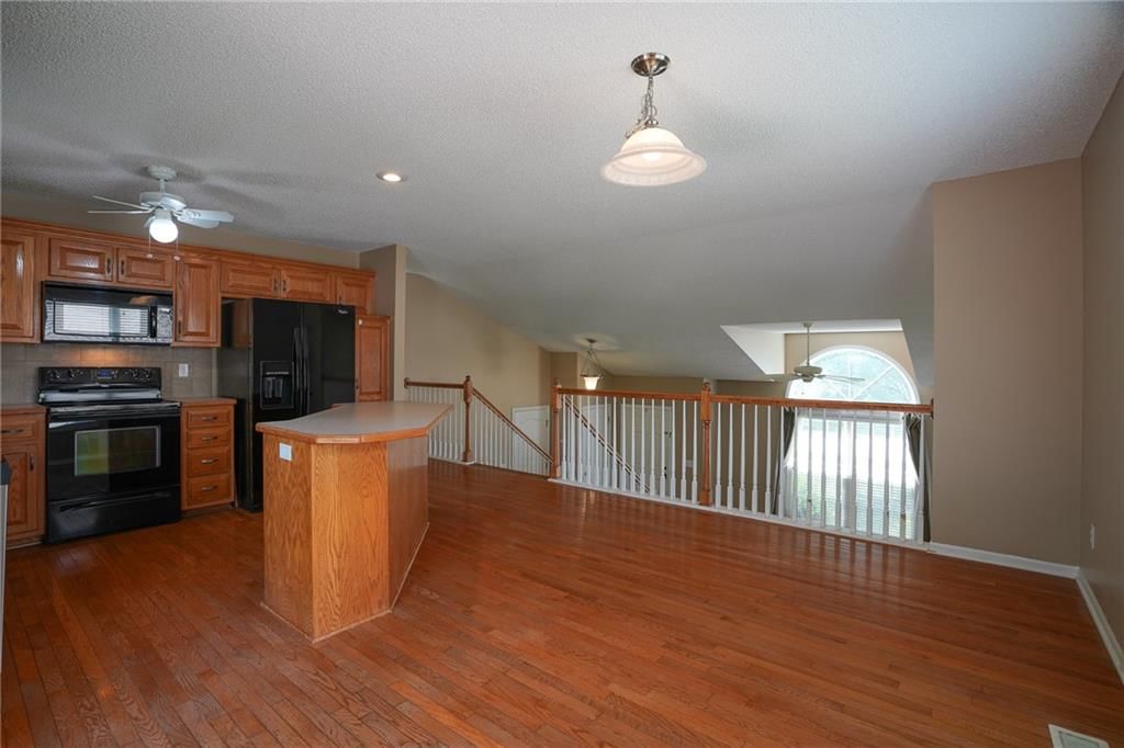 Photo 16 of 46 - 17586 W 161st Street
