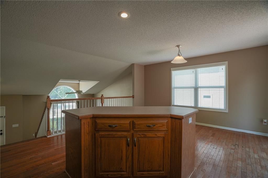 Photo 18 of 46 - 17586 W 161st Street