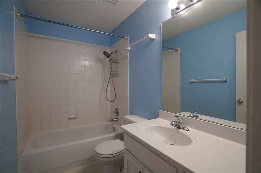 Photo 27 of 46 - 17586 W 161st Street