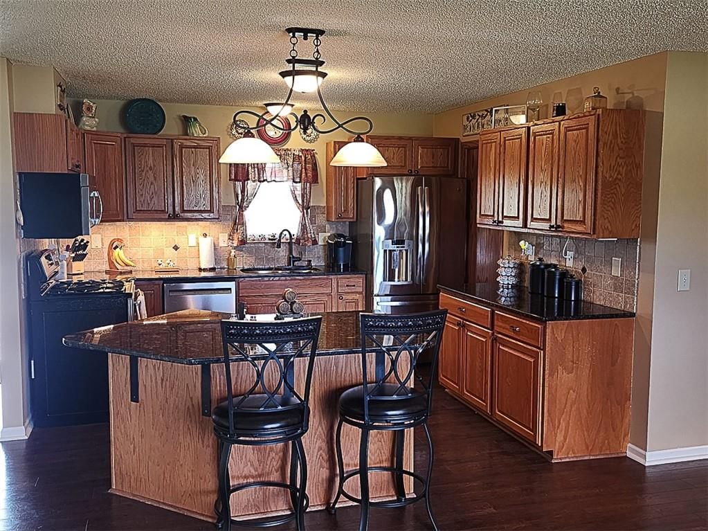 Photo 14 of 56 - 879 E 1900th Road