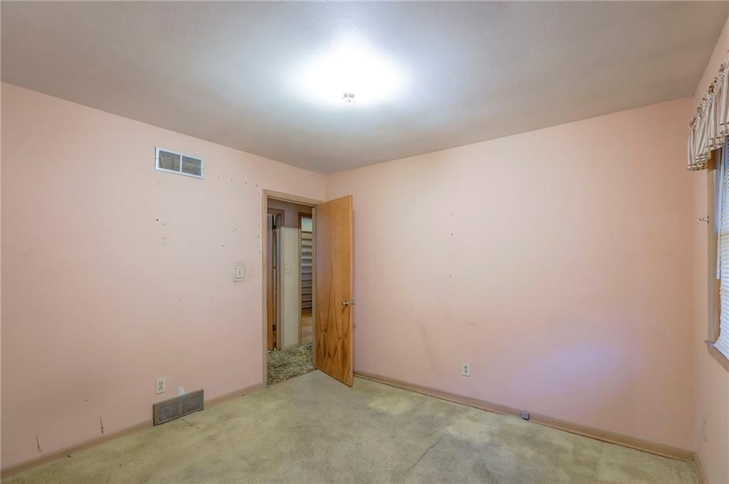 Photo 7 of 40 - 8901 McGee Street