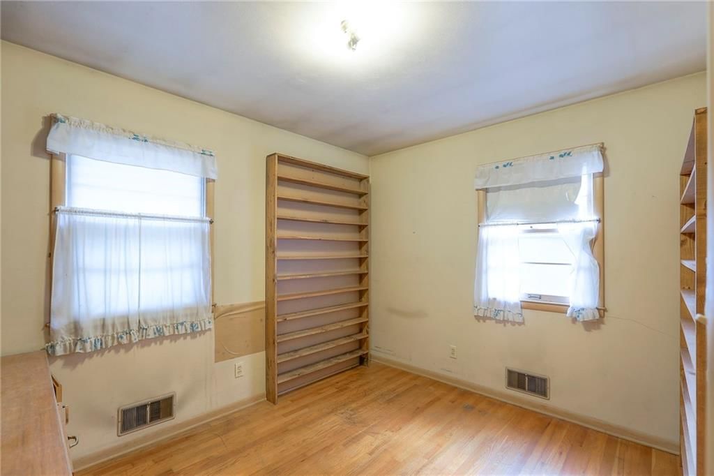 Photo 12 of 40 - 8901 McGee Street