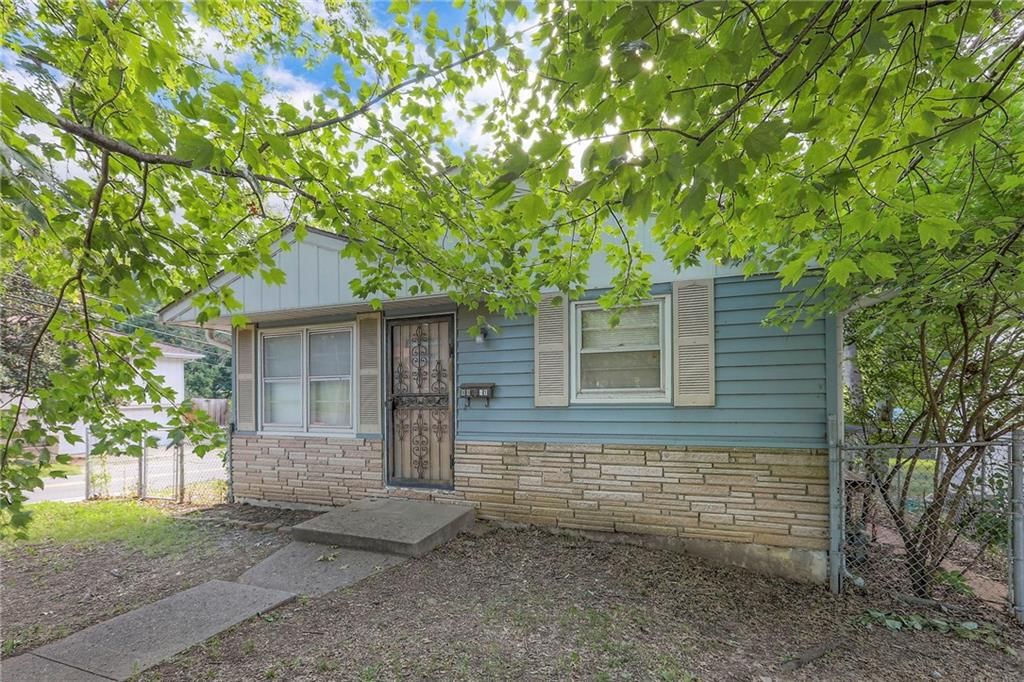 Photo 21 of 40 - 8901 McGee Street